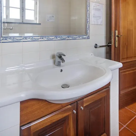 Bettencourt 2 Санта-Крус-да-Грацио